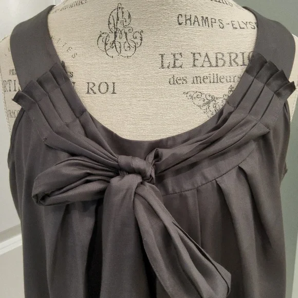 Anthropologie Sine Bow Tie Dark Gray Top - Size 12 - Picture 3 of 8